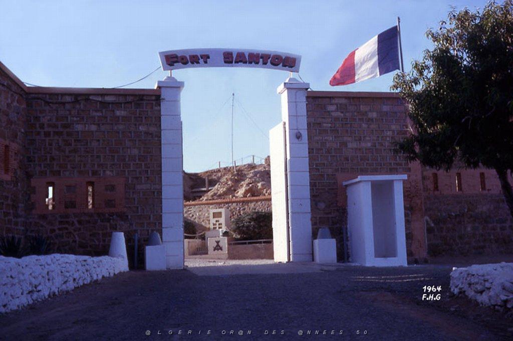 MERS EL KEBIR B PORTE DU FORT SANTON 1964.JPG